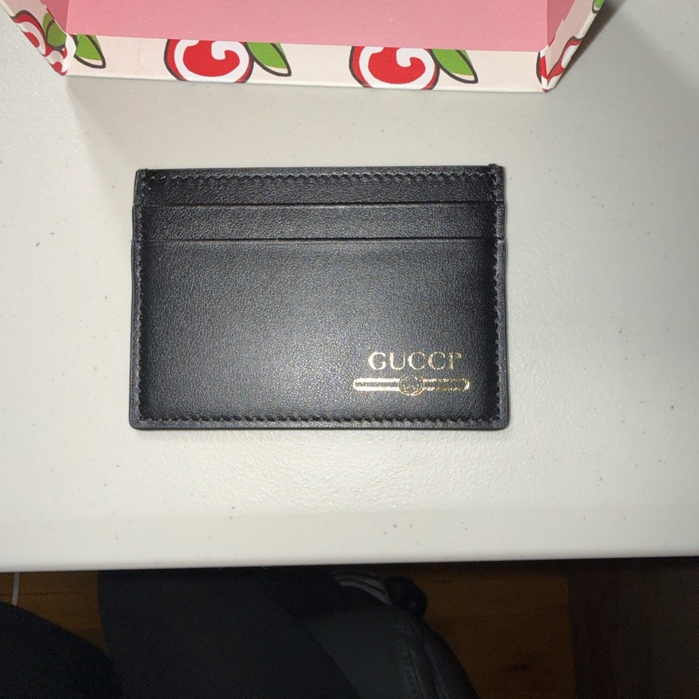 Gucci Black Card Holder with Gold Logo - Picture 2 of 4